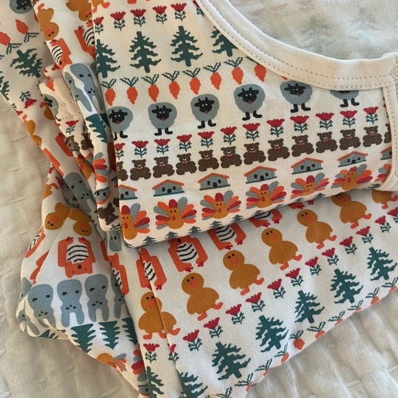 Roller rabbit pajamas - Picture 3 of 7